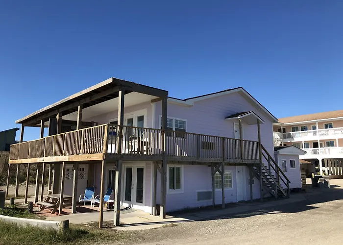Beachgate Condosuites And Oceanfront Resort